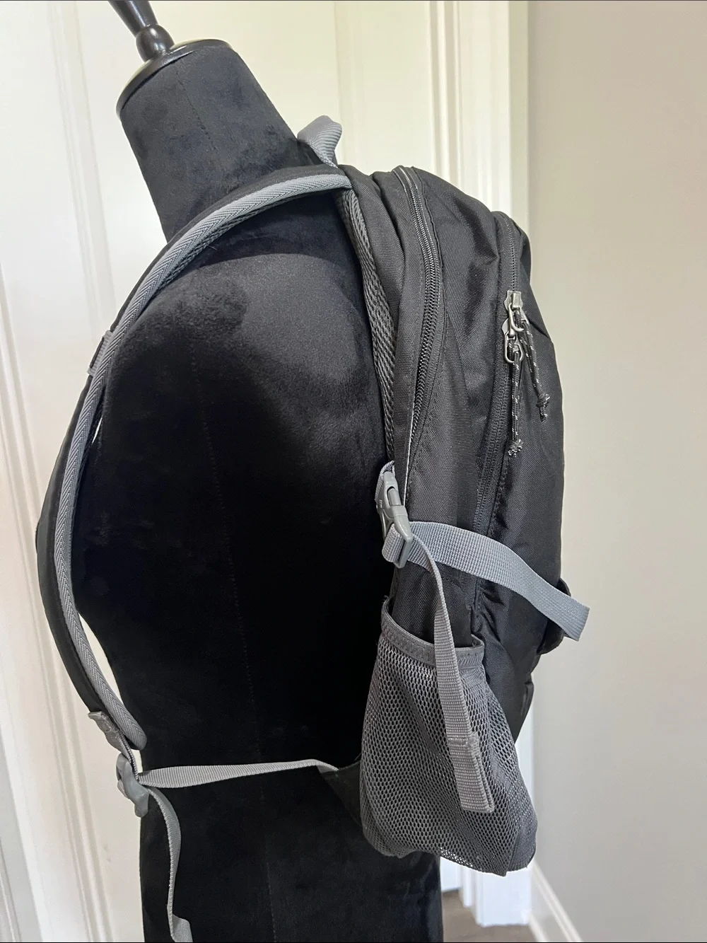 Columbia Black Men's Daypack Black with Gray Accents